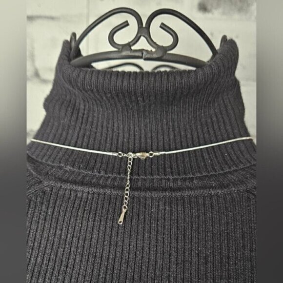 4.76 CT Oval Cut Quartz 18KRGP White Gold Plated Pendant and Necklace - Picture 7 of 8